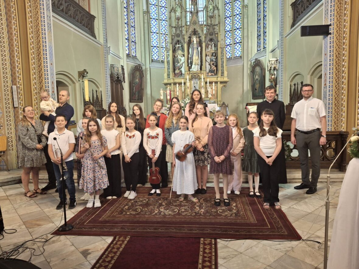 Podziękowania za koncert charytatywny „Pomocne dłonie” 🎶