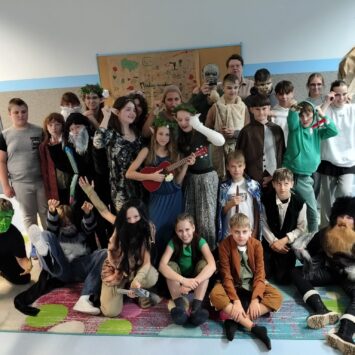 „Hobbici, krasnoludy i elfy w klasie 6 – Tolkien byłby dumny!” 🌿
