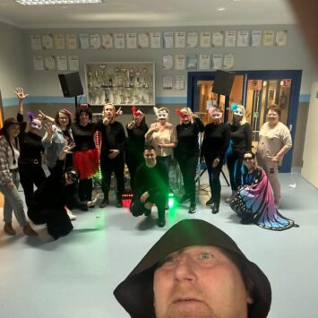 Bal Karnawałowy – kolorowa eksplozja radości!