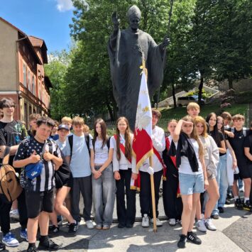 Zjazd szkół im. Jana Pawła II na Górze św. Anny